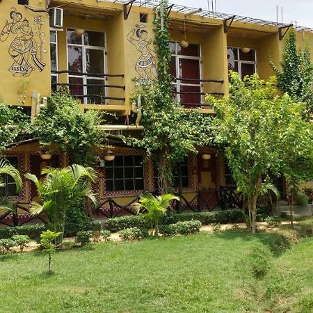 Roshnai Village Resort โบลปูร์ ภายนอก รูปภาพ