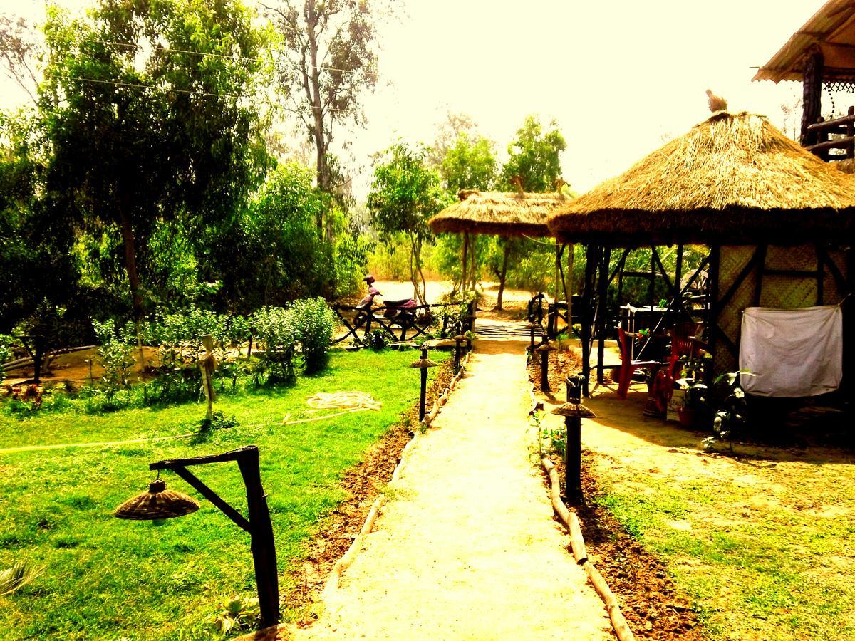 Roshnai Village Resort โบลปูร์ ภายนอก รูปภาพ