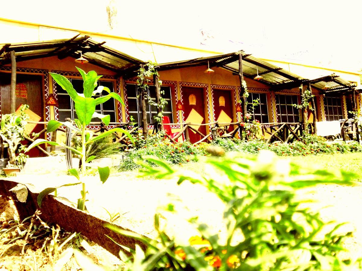 Roshnai Village Resort โบลปูร์ ภายนอก รูปภาพ