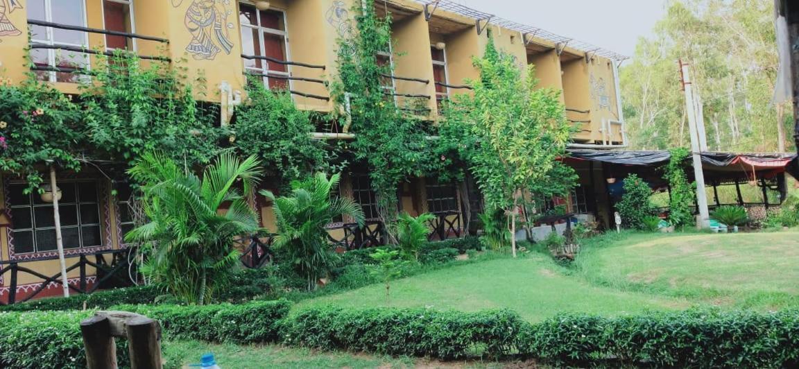 Roshnai Village Resort โบลปูร์ ภายนอก รูปภาพ