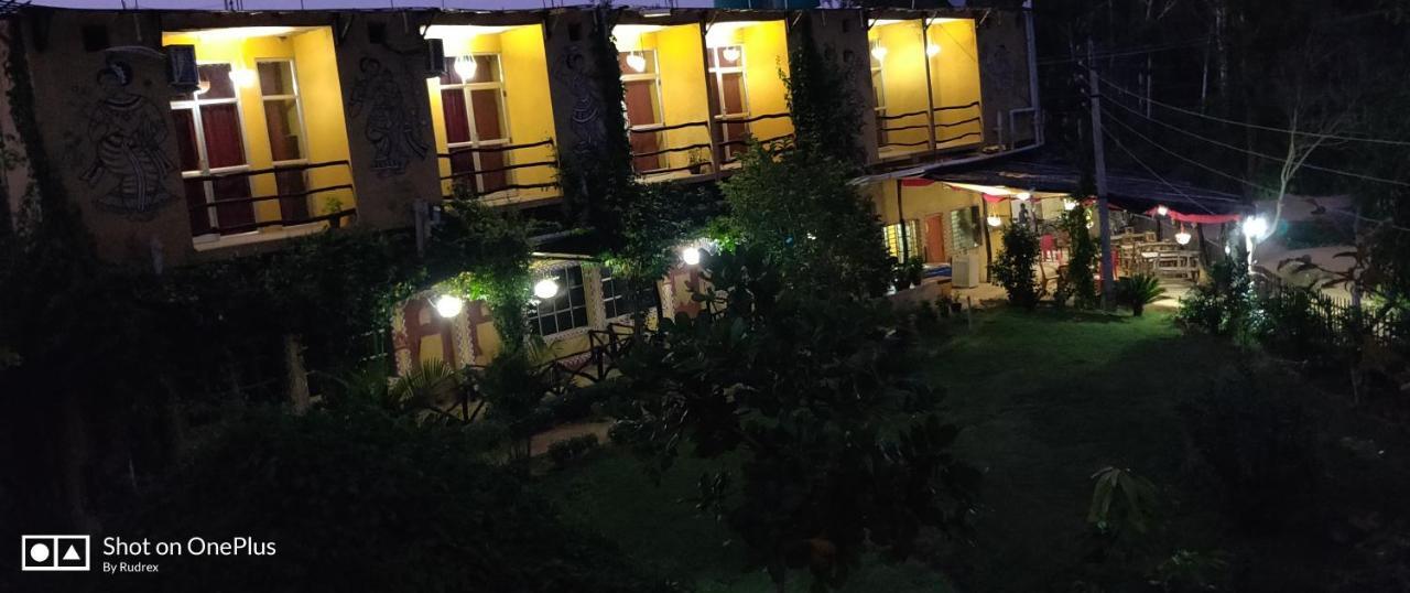 Roshnai Village Resort โบลปูร์ ภายนอก รูปภาพ